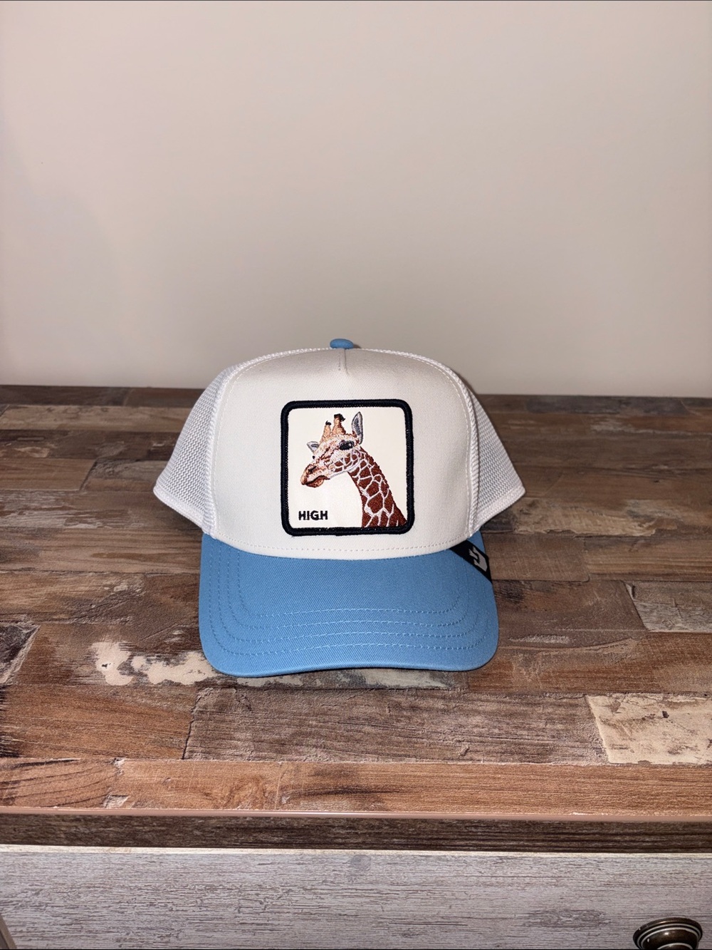 High Giraffe Trucker Hat - White & Light Blue